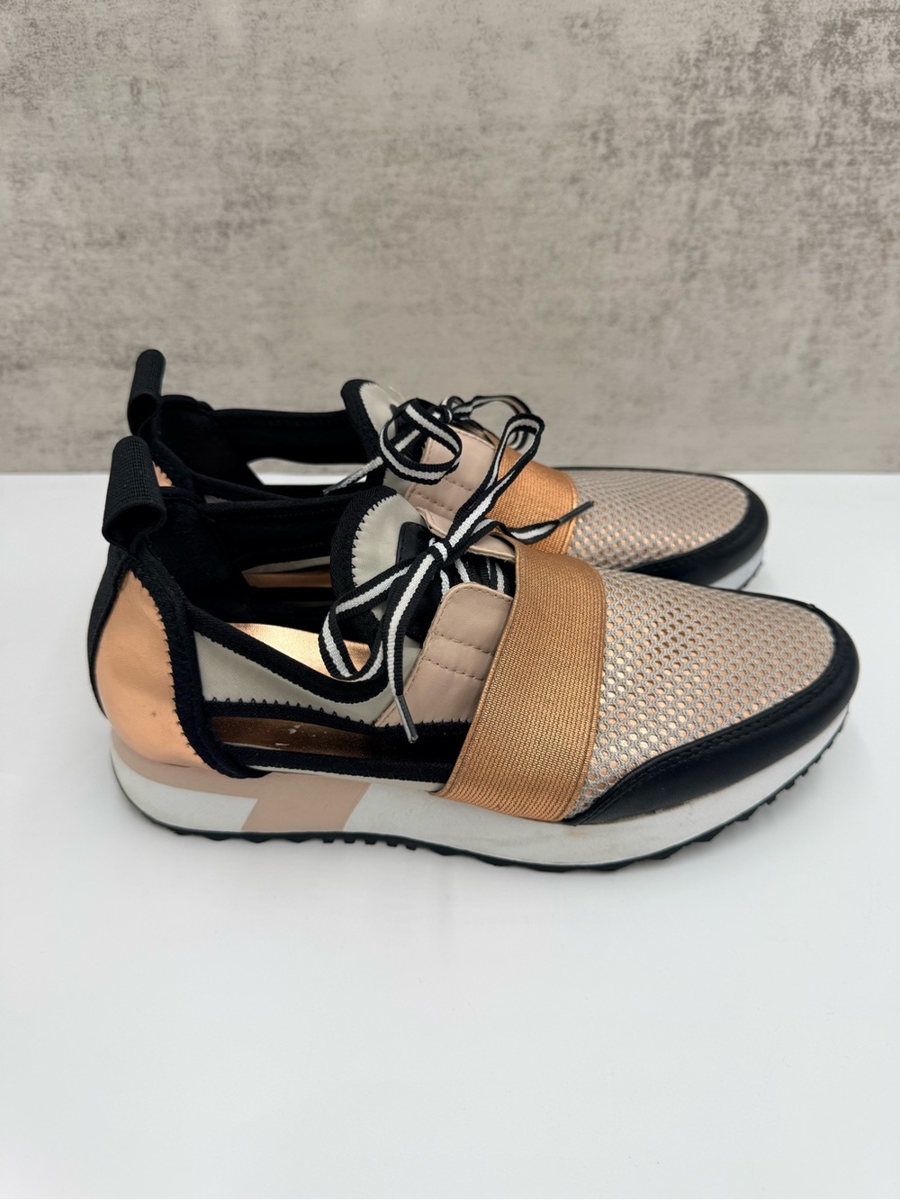 Steve Madden Arctic Womens 7 Rose Gold Black Mesh Fashion Sneakers Lace Up